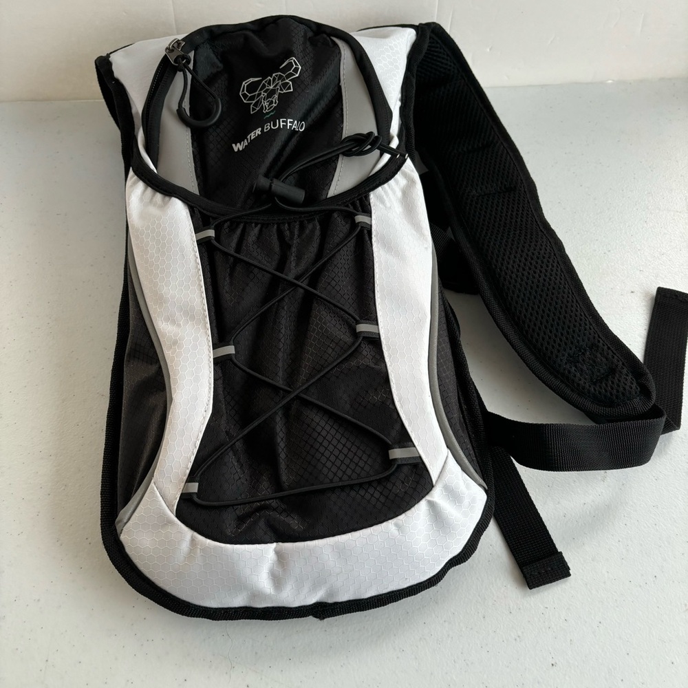 Water Buffalo Hydration Pack Backpack - Water Backpack 2L NWOT